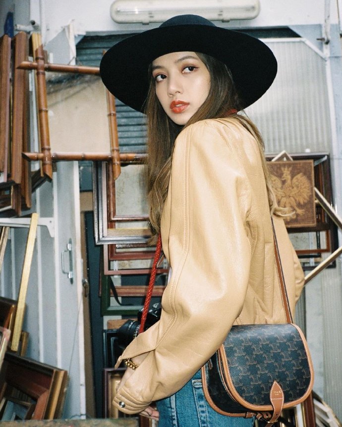 泰国美女图片 这妹子真漂亮女团成员lisa图片 2