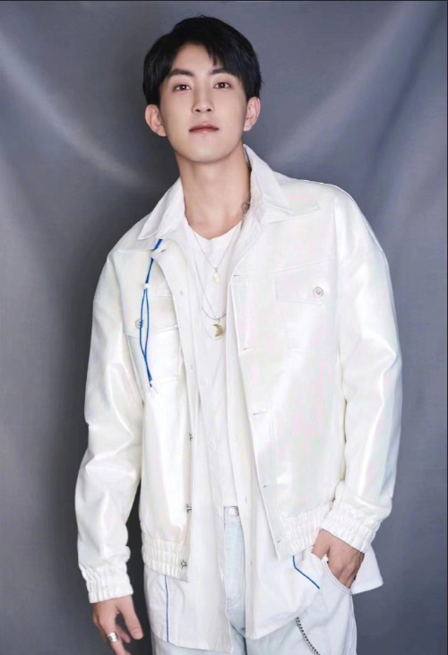 小鲜肉男明星代云帆白色帅气写真图片 4