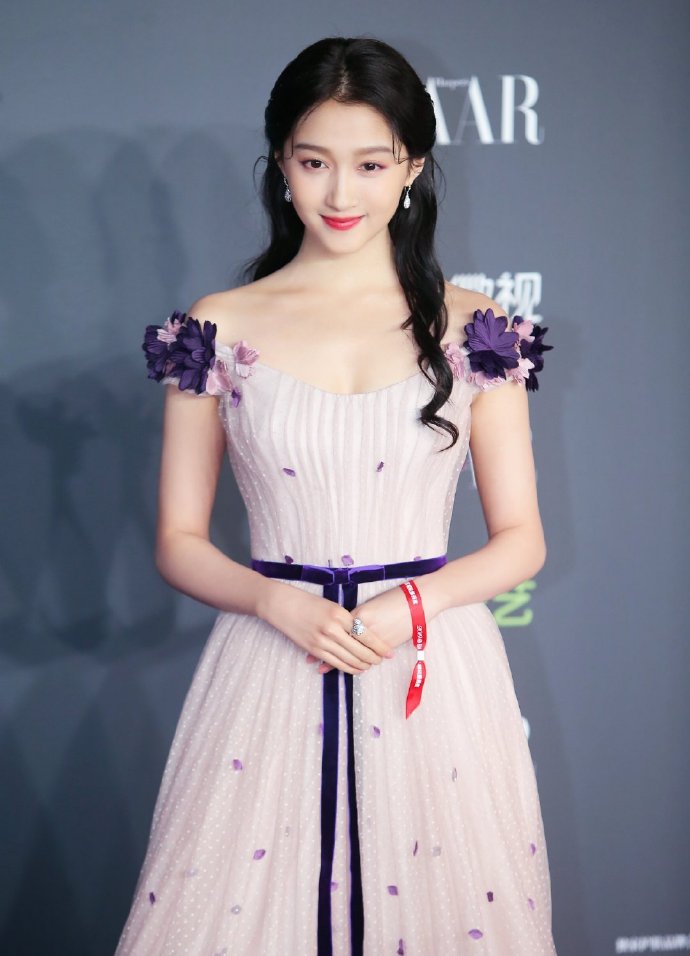 北京女明星美女关晓彤梦幻图片 4