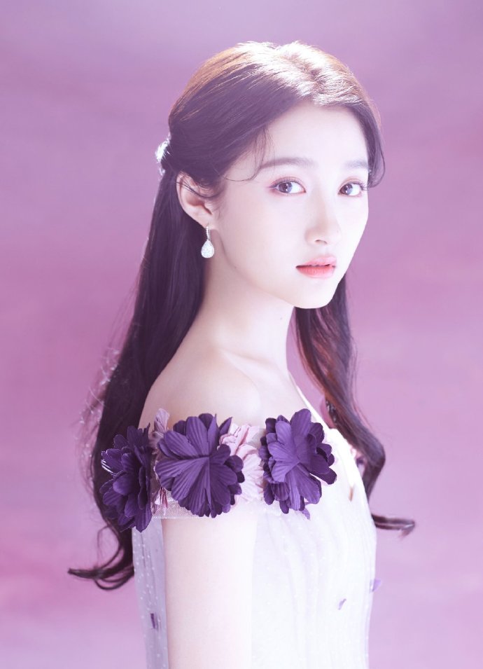 北京女明星美女关晓彤梦幻图片 7