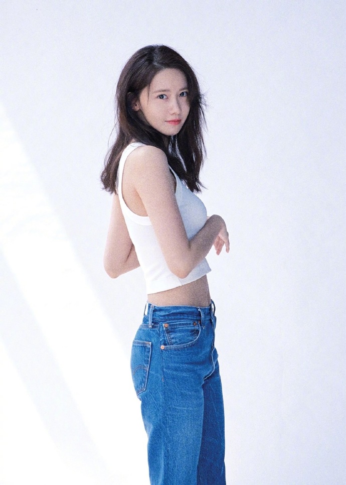 韩国美女林允儿绝美女友视角写真 2