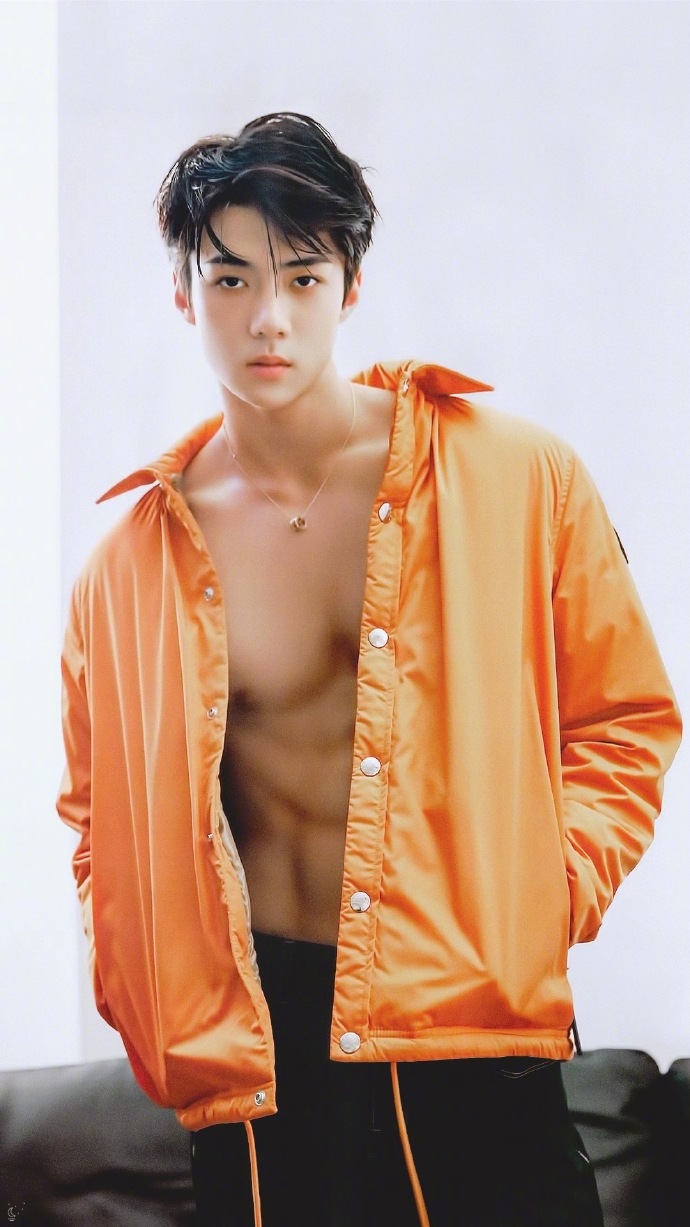 小鲜肉男明星肌肉男吴世勋图片 2