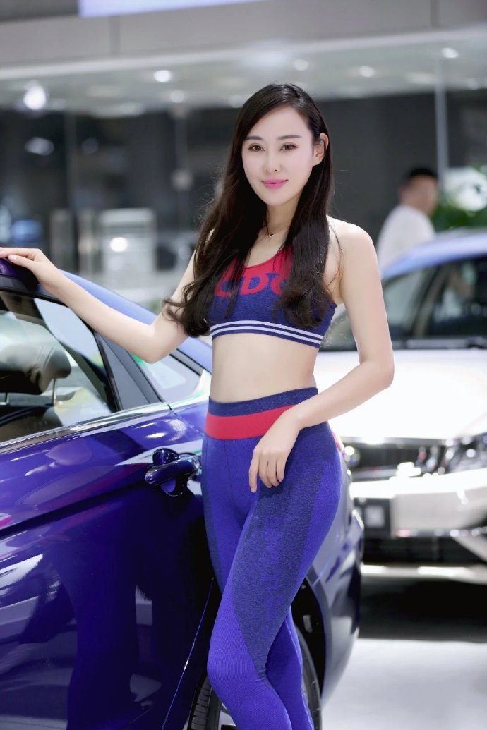 运动装车展美女模特活力图片 5