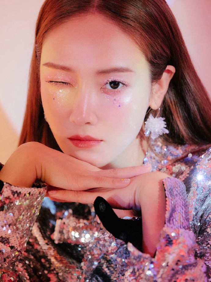 日韩明星美女郑秀妍小雀斑妆好可爱图片 10