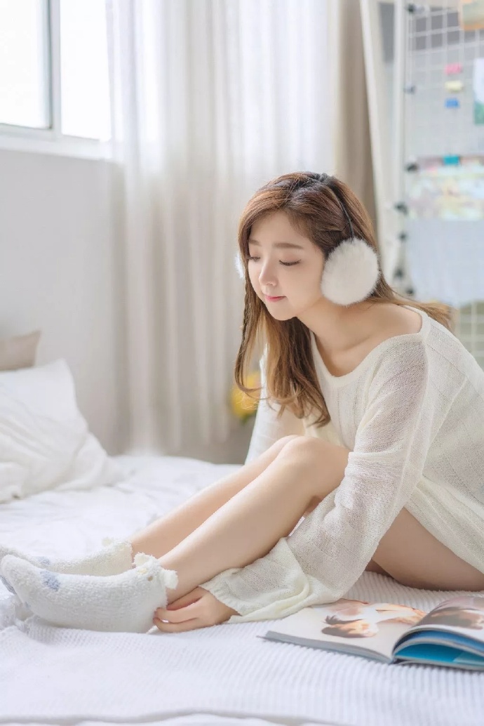 雪白的酮体可爱女人图片 4