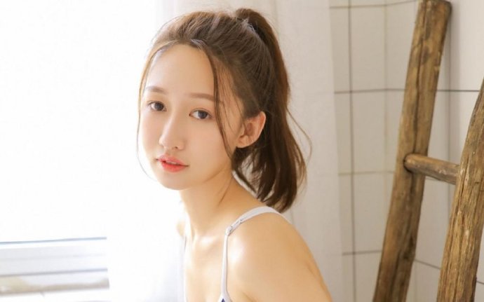 清新脱俗高颜值网红美女写真图片 2