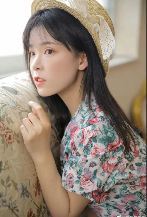 小碎花连衣裙美女校花唯美清纯图片 6