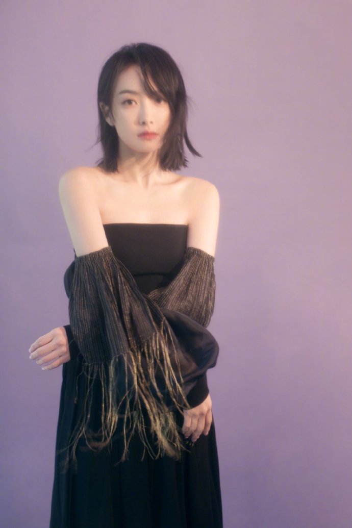 中国明星美女宋茜金缕气球袖长裙写真图片 9