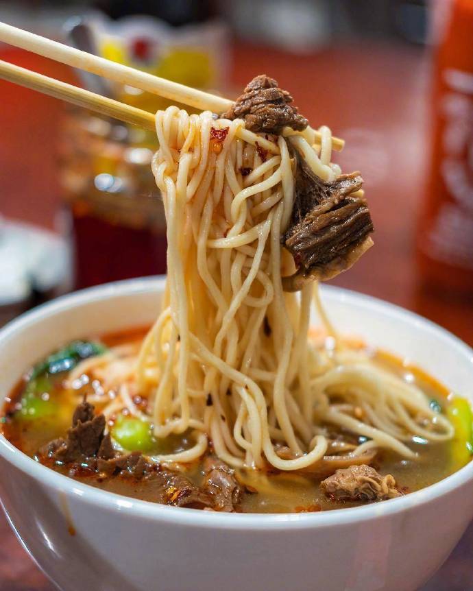 网红小吃美食嗦粉图片 看着就流口水了 7