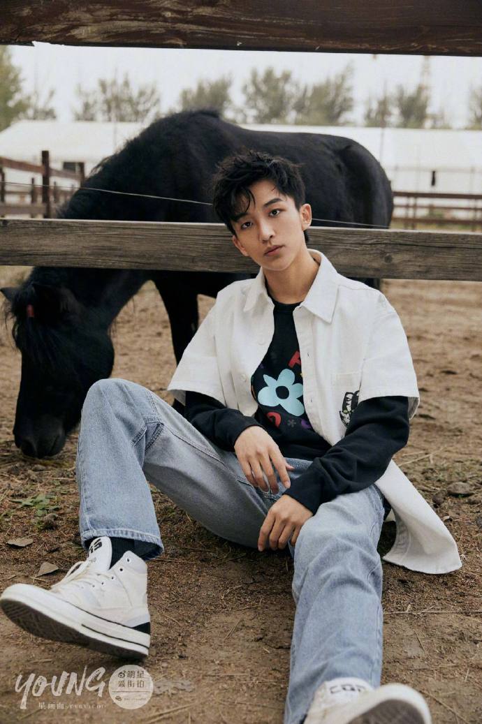 小鲜肉男明星黄子弘凡星画面大片 7