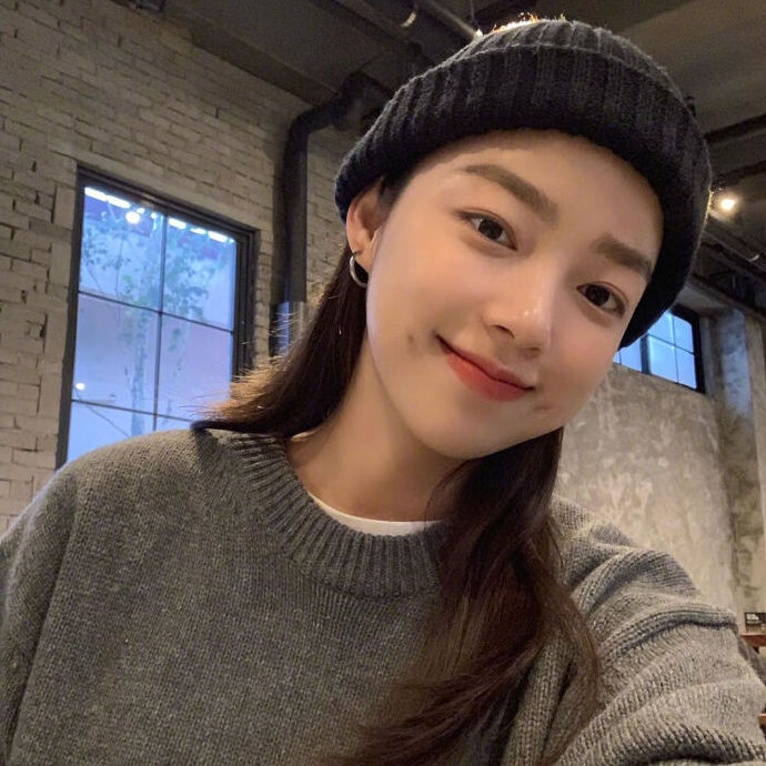 微信头像女生简单大方 美女头像图片 9
