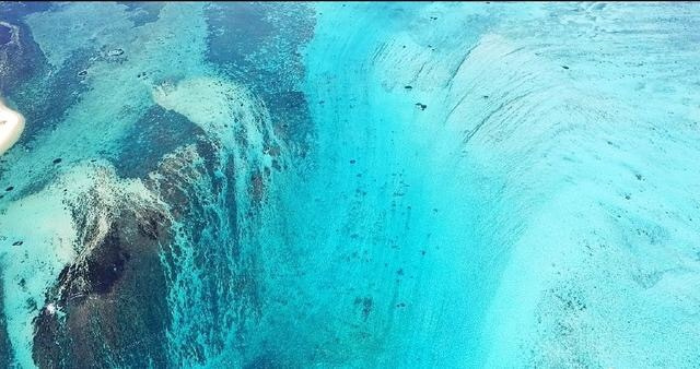 海底瀑布风景图片 5