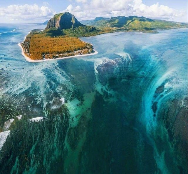 海底瀑布风景图片 8
