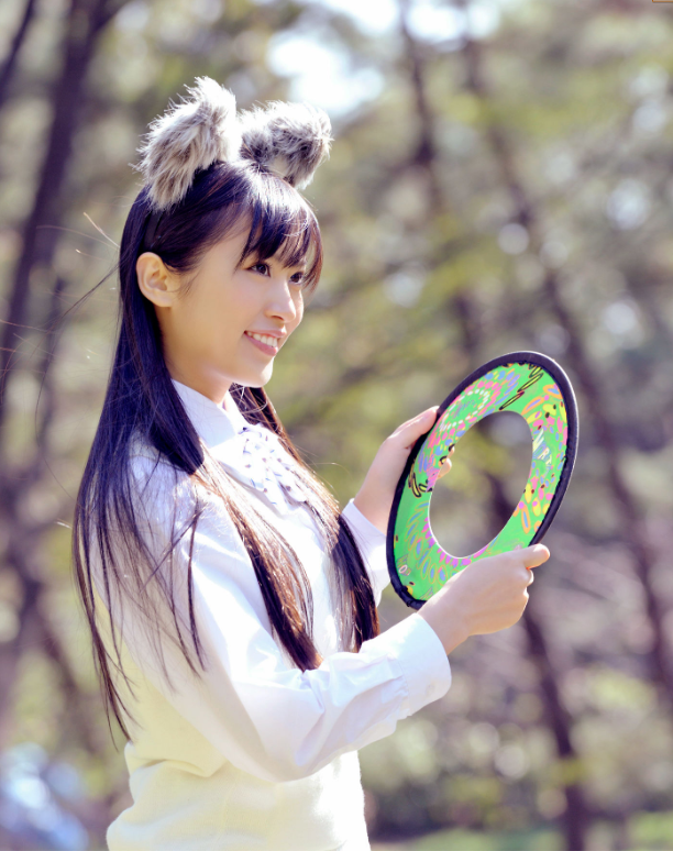 兔耳朵萌妹子小萝莉户外写真图片 6