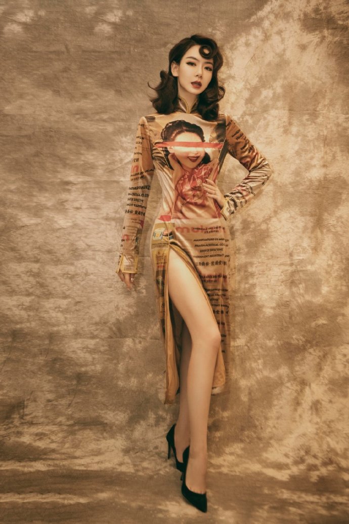 四川美女明星戚薇复古旗袍写真图片风情万种 4