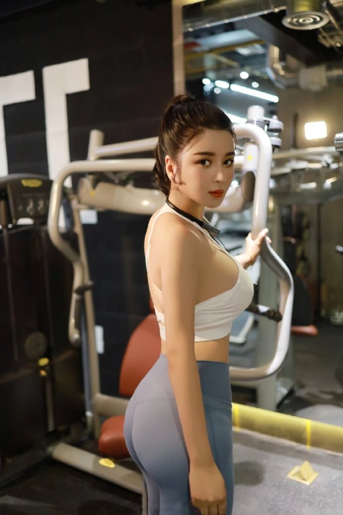 美貌与身材并存极品美女写真图片 3