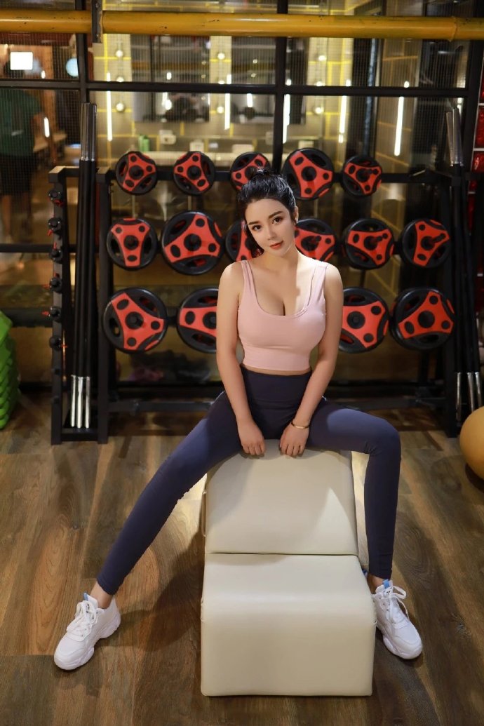 美貌与身材并存极品美女写真图片 7