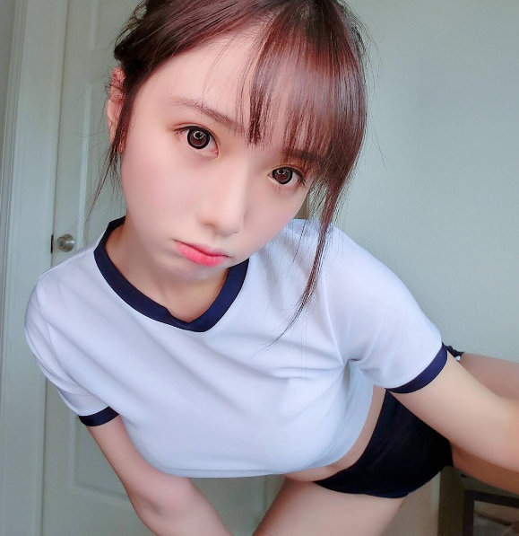 运动装阳光小美女图片 4