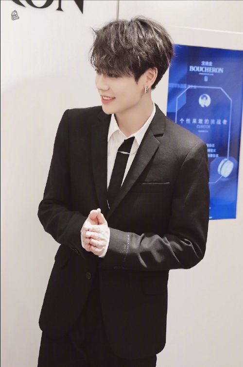 90后男明星小狼狗林彦俊韩系美少年图片 3