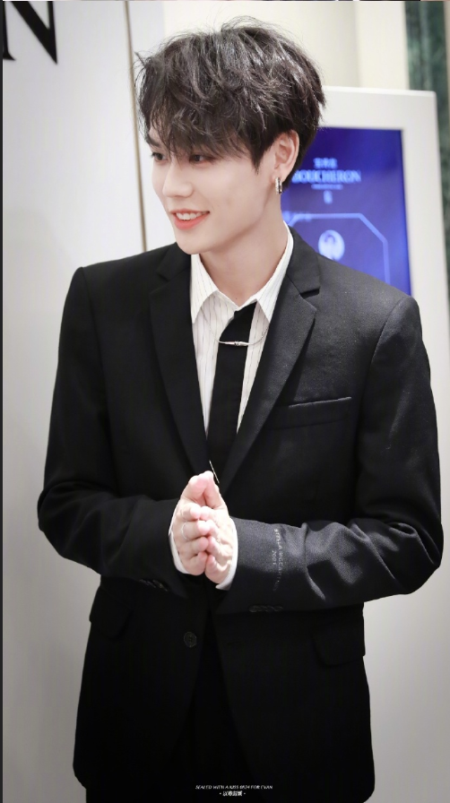 90后男明星小狼狗林彦俊韩系美少年图片 7