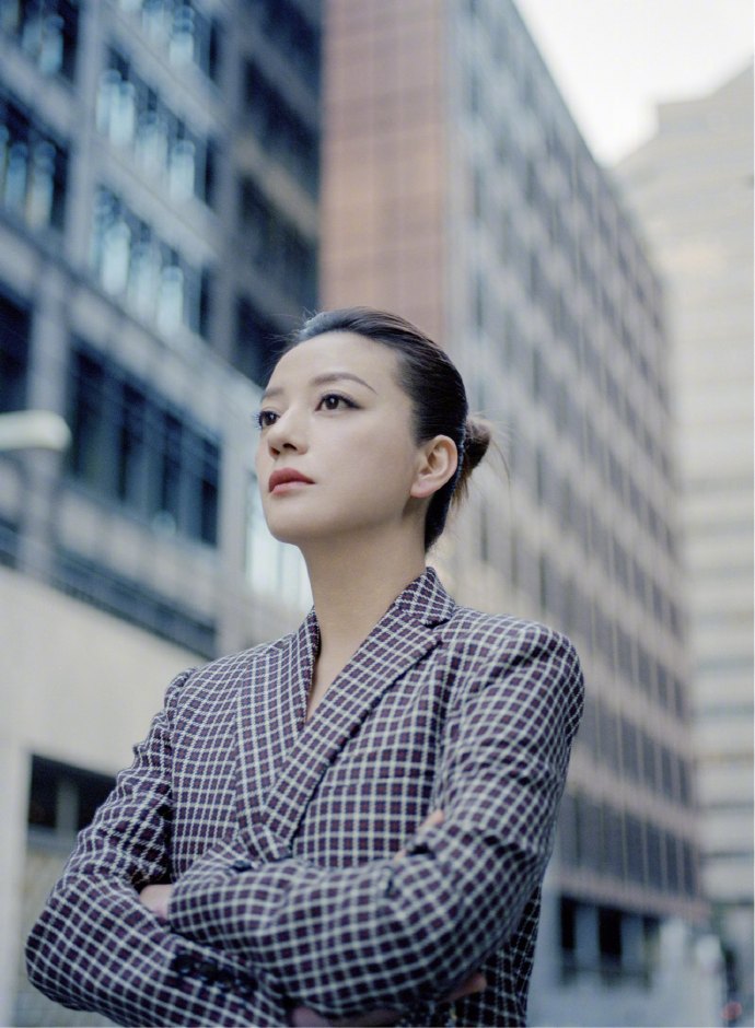 中国明星美女赵薇英伦风街拍图片 6