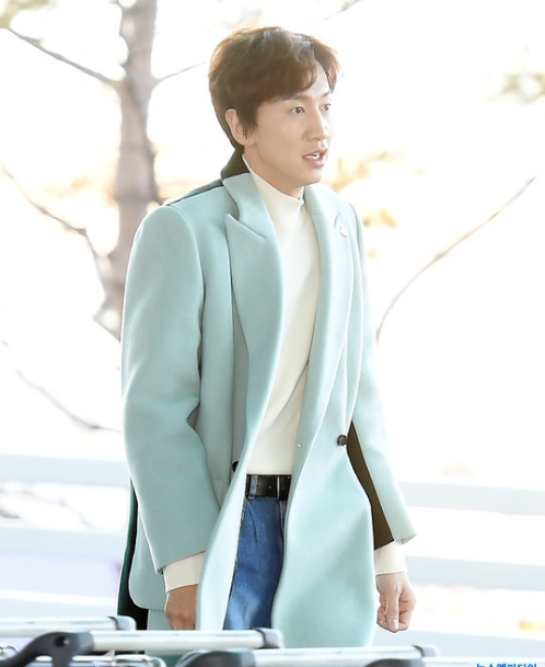 韩国男明星李光洙迷人的微笑图片 2