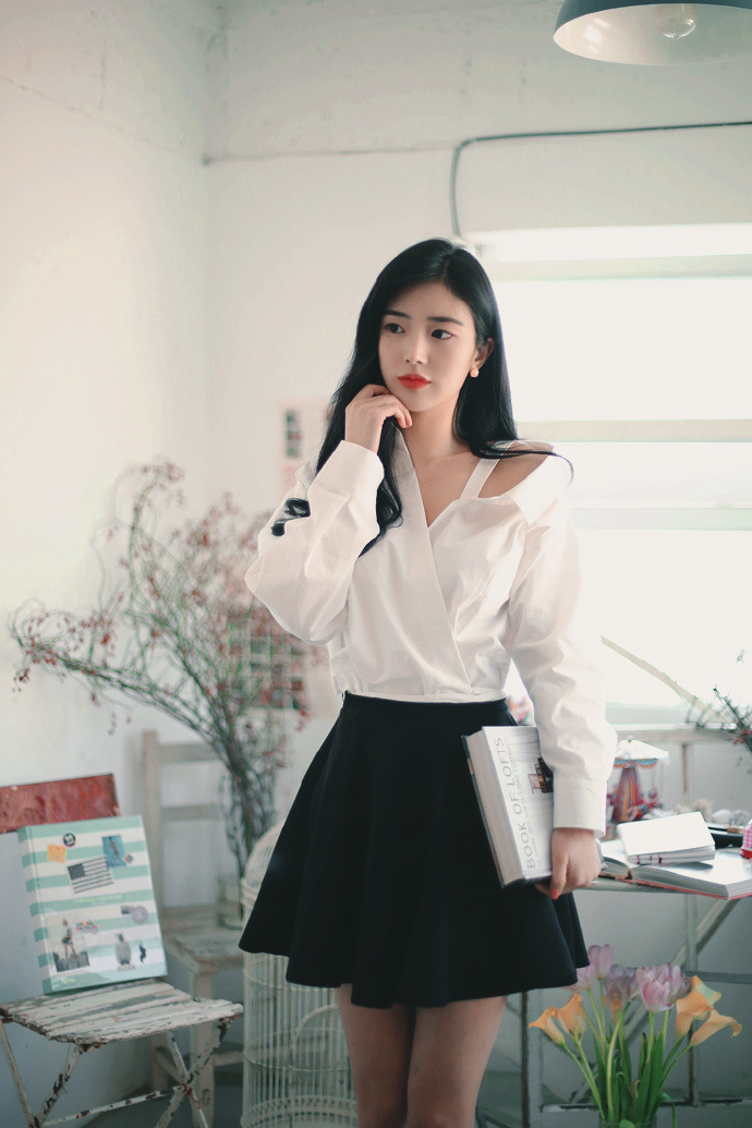 文艺气息浓重高颜值艺术美女图片 3