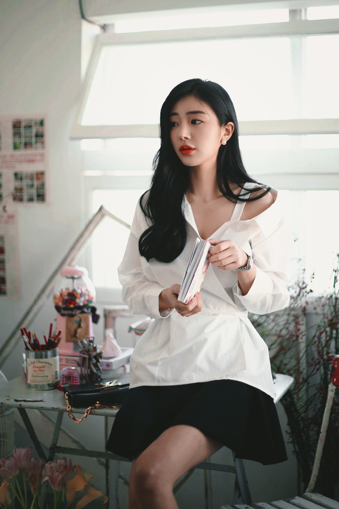 文艺气息浓重高颜值艺术美女图片 5