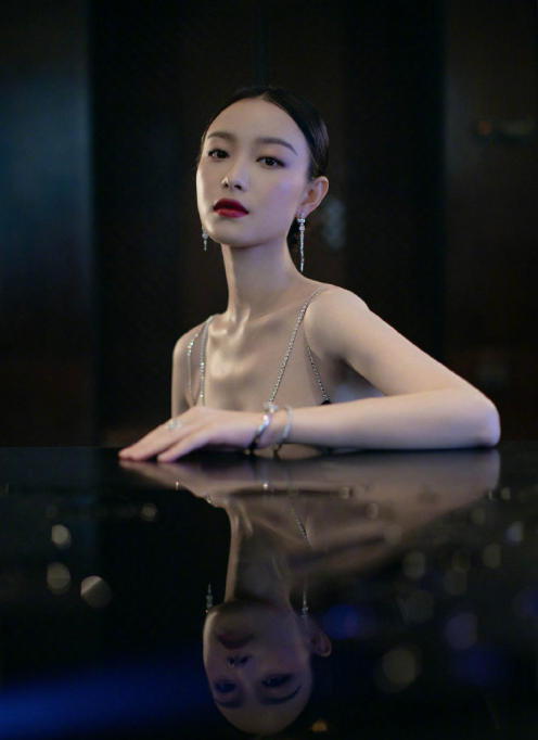 中国美女明星倪妮图片神仙气质礼服照 9