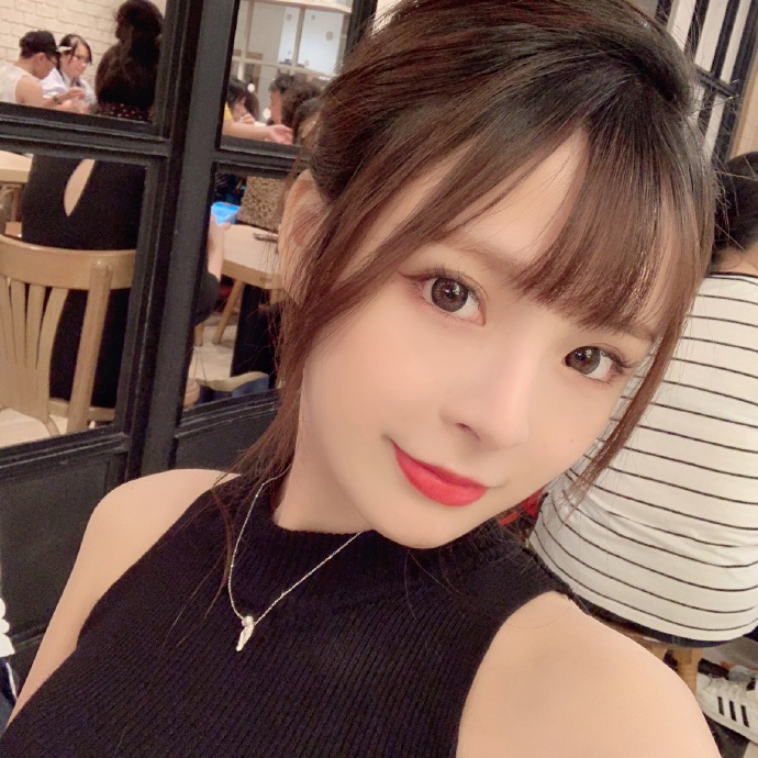 国产美女自拍照高颜值图片 9