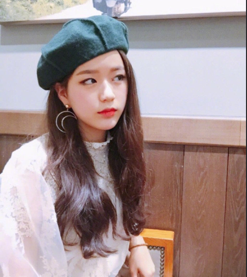 蜜茶色甜系少女波浪卷亚洲美女自拍照图片 5