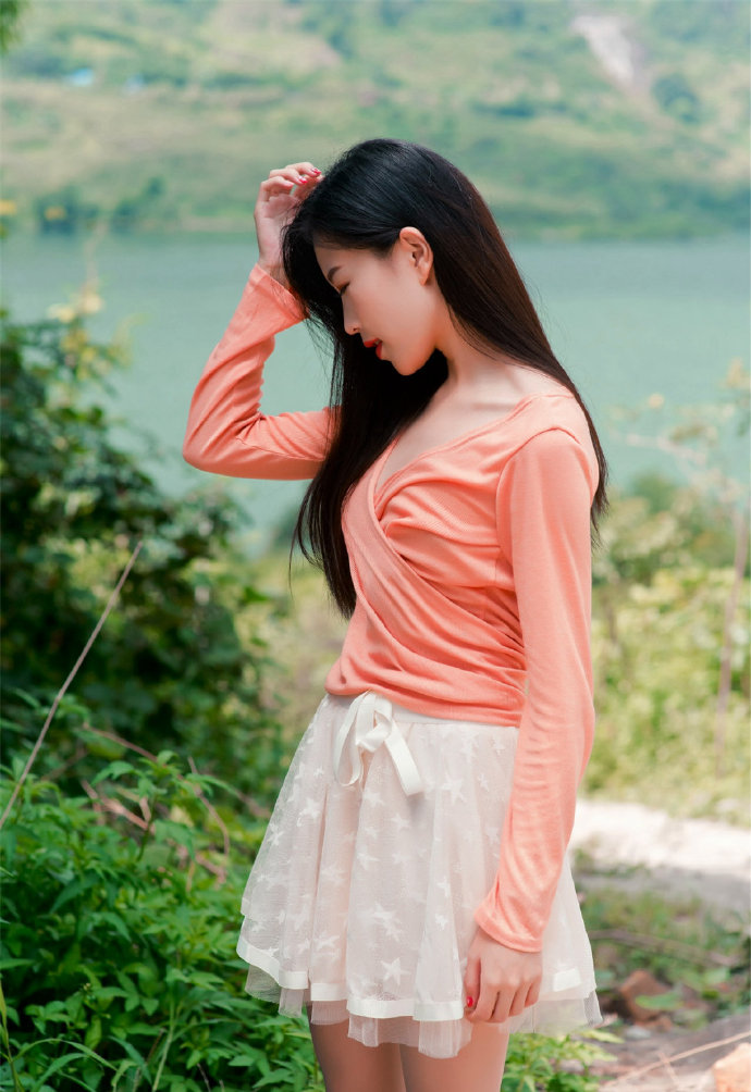 风景如画的清纯mm美女旅游照图片 5