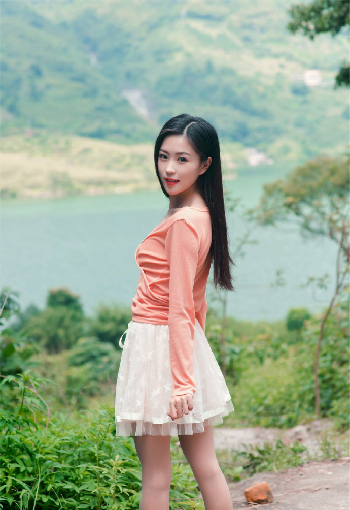风景如画的清纯mm美女旅游照图片 9