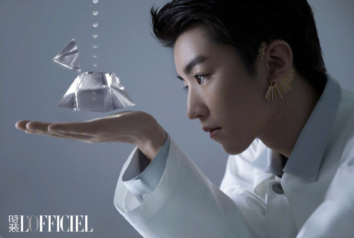 中国男明星tfboys王俊凯图片2020时装开年刊封面 5