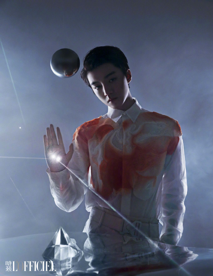 中国男明星tfboys王俊凯图片2020时装开年刊封面 13