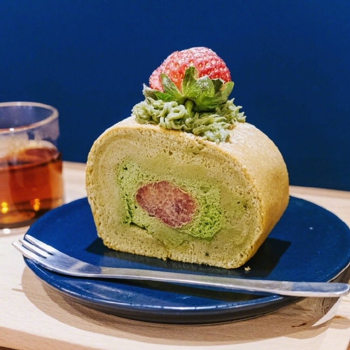 诱人的抹茶味甜点蛋糕图片 3