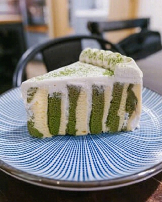 诱人的抹茶味甜点蛋糕图片 13