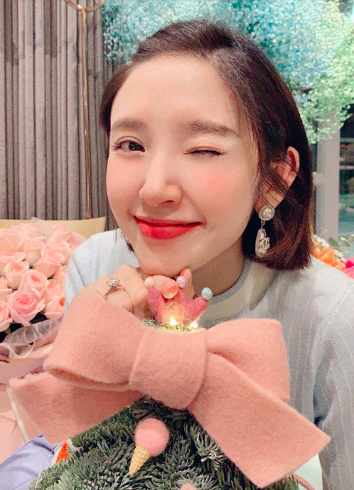 酒窝美女明星唐艺昕图片 9