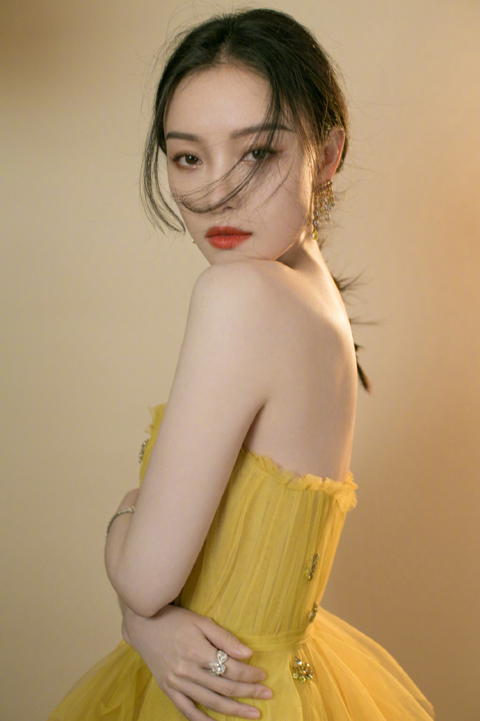 中国美内地女演员倪妮黄色礼服极品美人图片 4