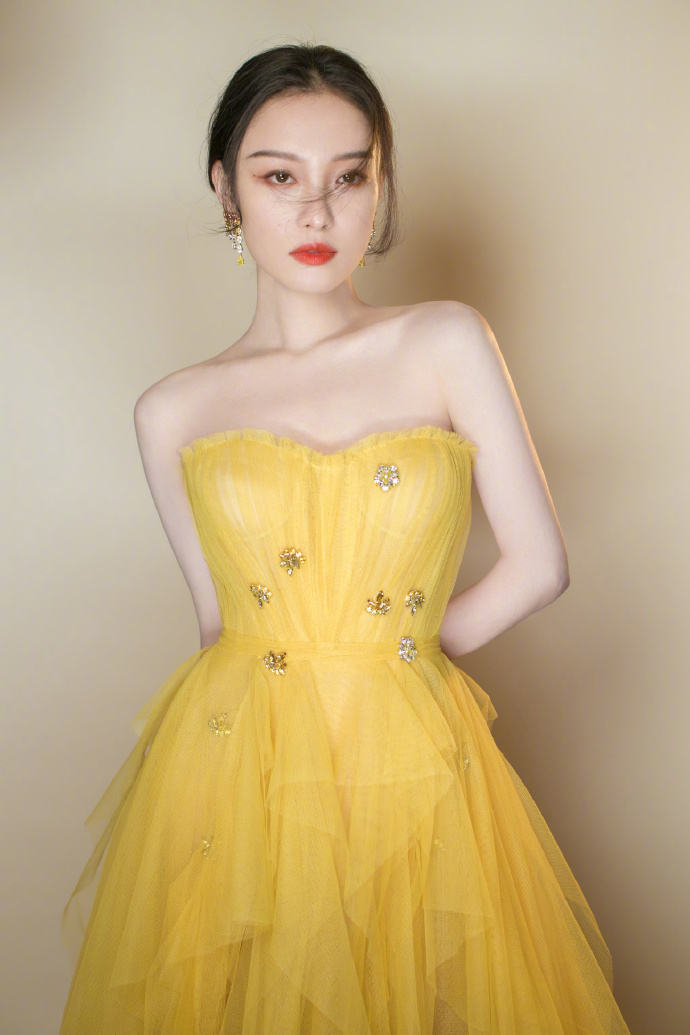 中国美内地女演员倪妮黄色礼服极品美人图片 8