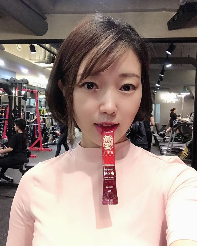 天生尤物美女小姐姐好身材图片 2