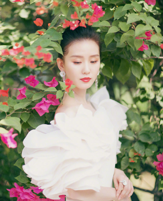 女神时尚辣妈刘诗诗产后复出活动照 8