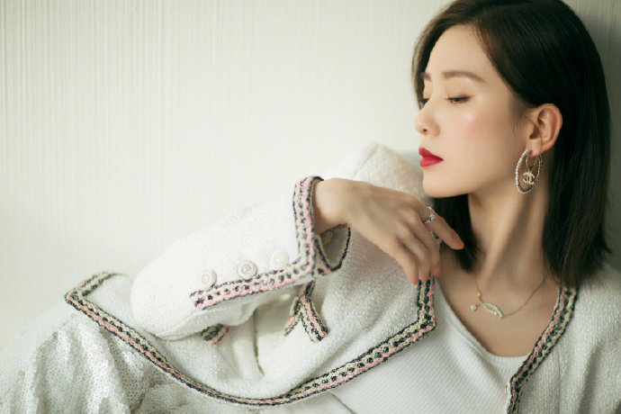 女神时尚辣妈刘诗诗产后复出活动照 10