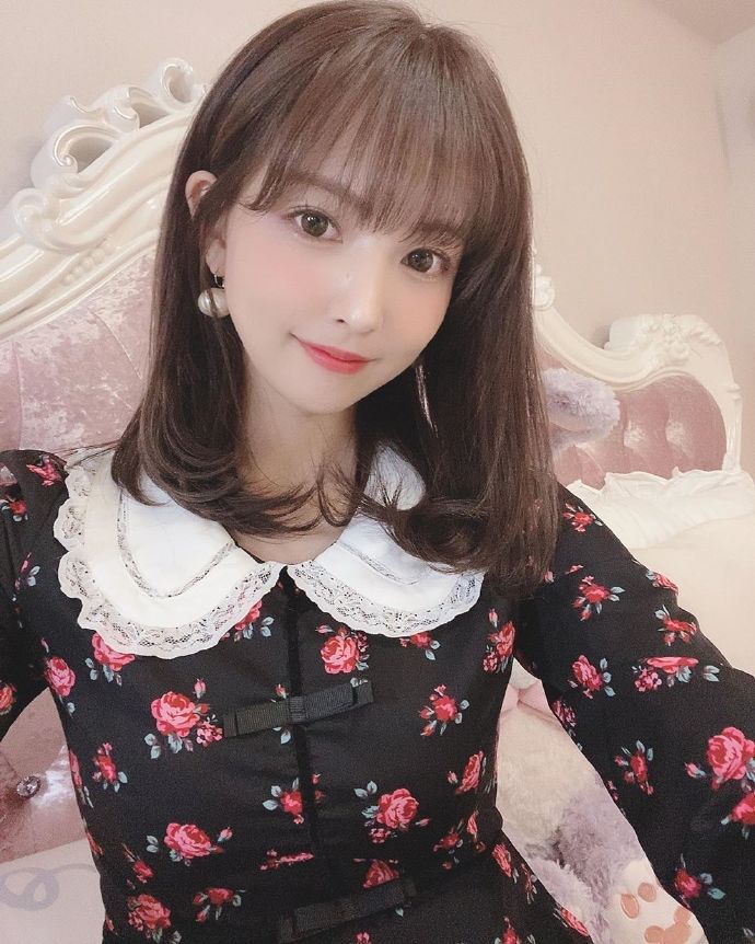 极致可爱的娃娃脸美女图片 5