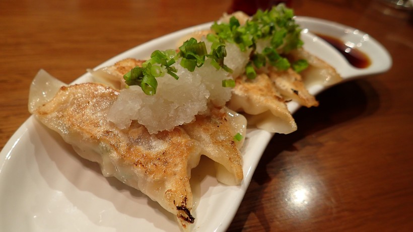 特色传统小吃金黄酥脆的煎饺图片 3