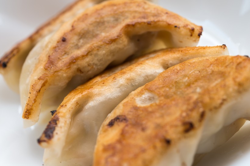 特色传统小吃金黄酥脆的煎饺图片 7
