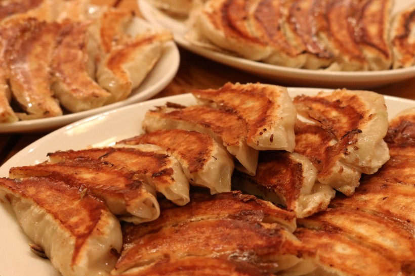 特色传统小吃金黄酥脆的煎饺图片 8