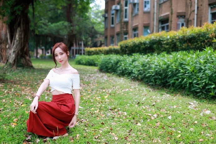 红裙小仙女复古气质美女图片 3