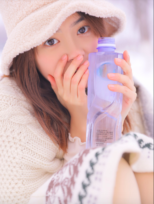 日系画风清纯mm美女下雪天唯美写真图片 5