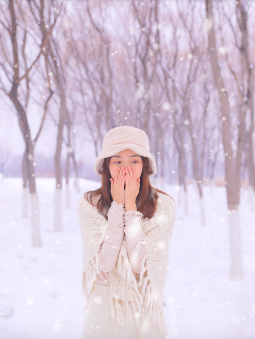 日系画风清纯mm美女下雪天唯美写真图片 6